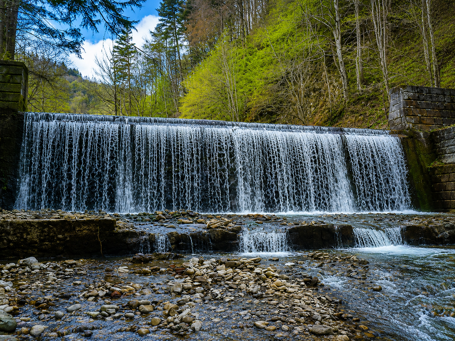 Cascada Slănicului